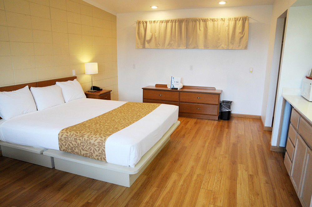 Ccbc Resort Hotel - A Gay Men'S Resort Cathedral City Bagian luar foto