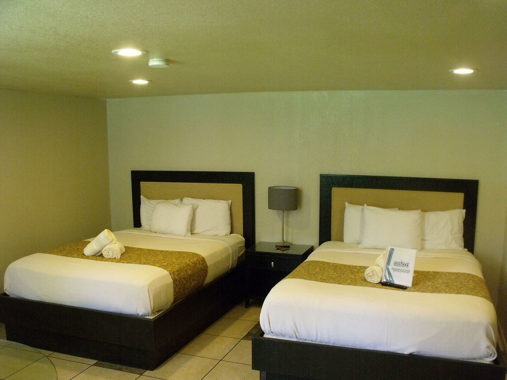 Ccbc Resort Hotel - A Gay Men'S Resort Cathedral City Bagian luar foto