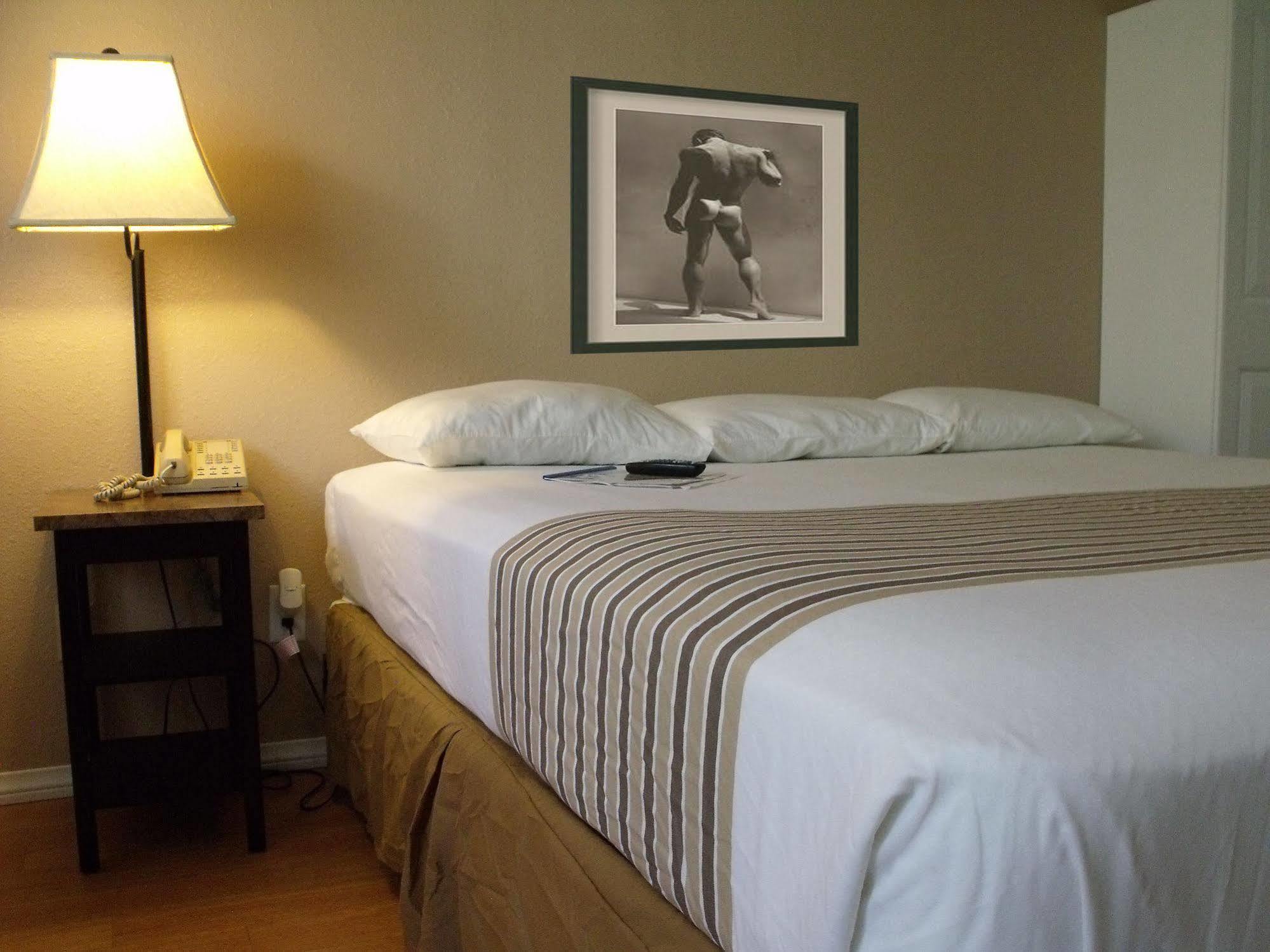 Ccbc Resort Hotel - A Gay Men'S Resort Cathedral City Bagian luar foto
